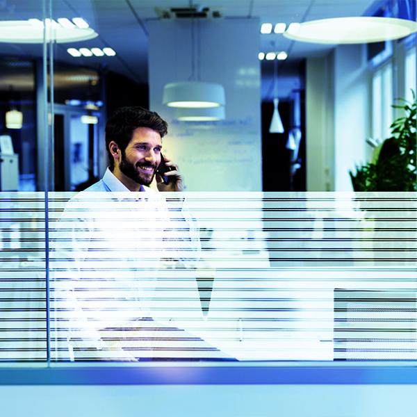 Film adhésif décoratif  à lignes structure largeur 152 cm , à partir de 2 m de long