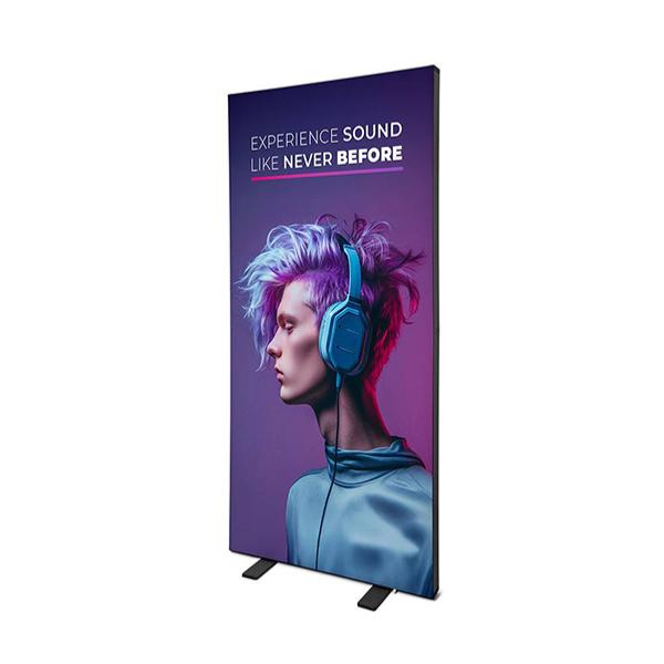 Totem lumineux double face , structure aluminium noir et impression recto verso sur toile textile tendue 
