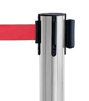 poteau de guidage chromé avec sangle rouge