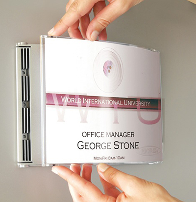 plaque de porte galb&eacute;e