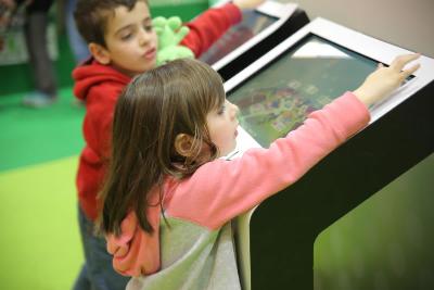 totem video, borne video tactile 