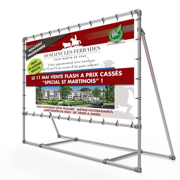 Structure tubulaire mobile avec bache tendue , format 200 x150 cm