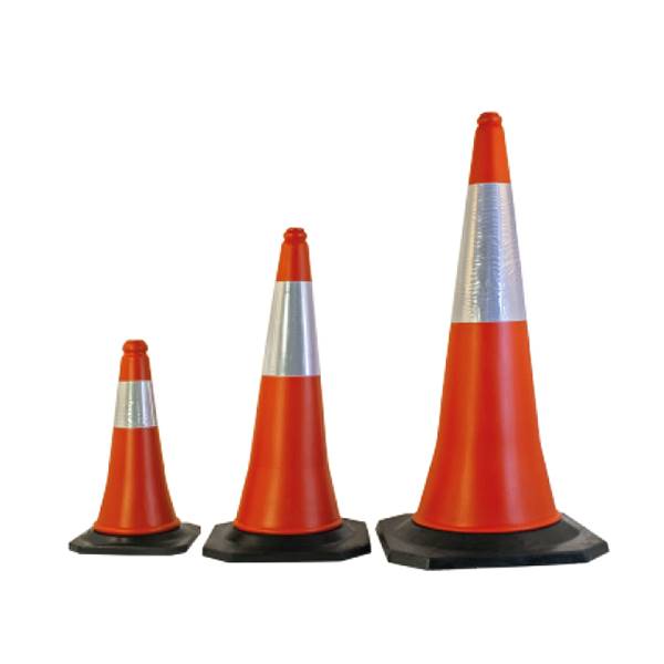 Cone de signalisation rouge avec bande reflechissante